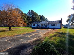 1928 Lake Rd, Lottsburg, VA 22511