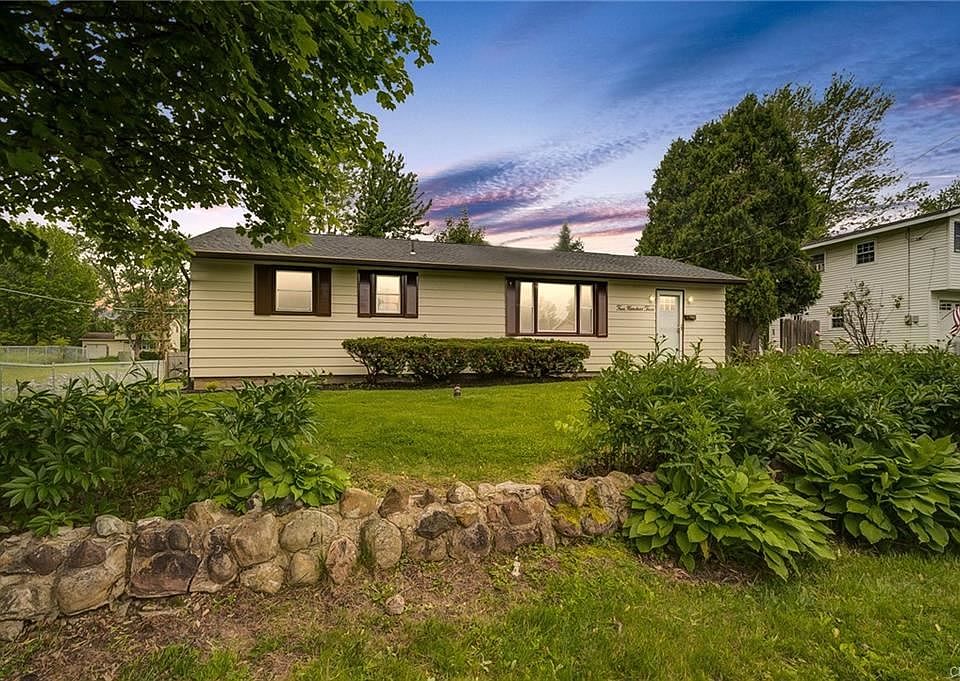 1st image of 403 Sunflower Dr