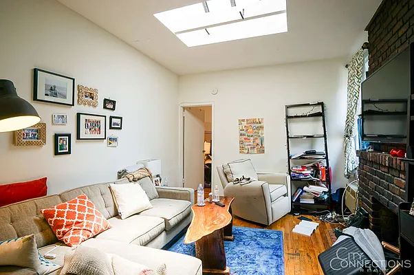 Rented by City Connections Realty | media 19