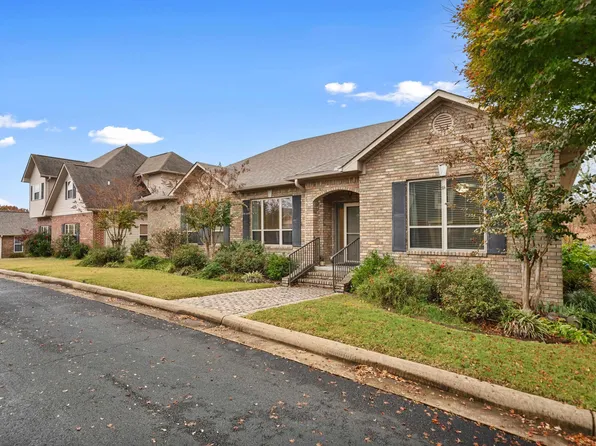 9 Graham Gdns, Hot Springs National Park, AR 71901