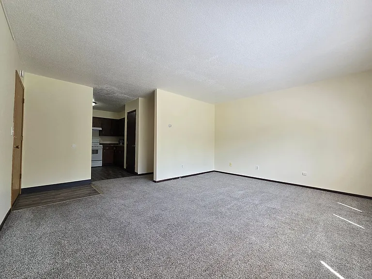 904 Thomas Ave NE — Photo 4