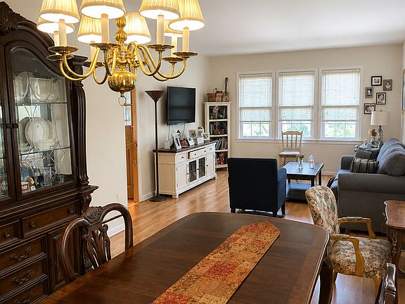 4th image of 67 Oak Ridge Ave Floor 2