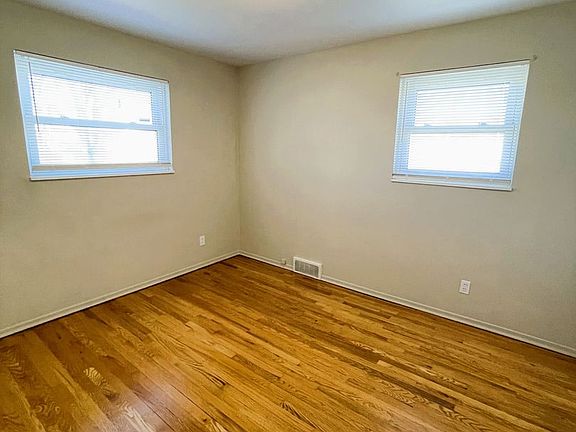 5th image of 1101 Forest Ave