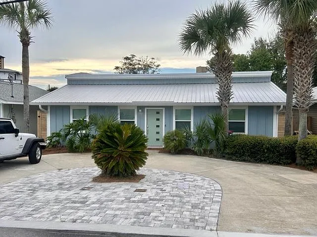 617 W Gulf Blvd