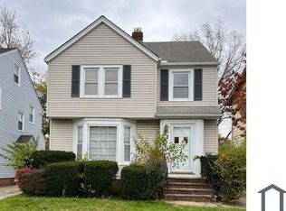 1003 Elbon Rd, Cleveland Heights, OH 44121