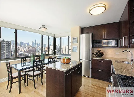 Sold by Warburg | media 22