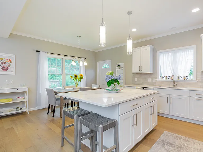 15 S Beach Rd — Photo 12