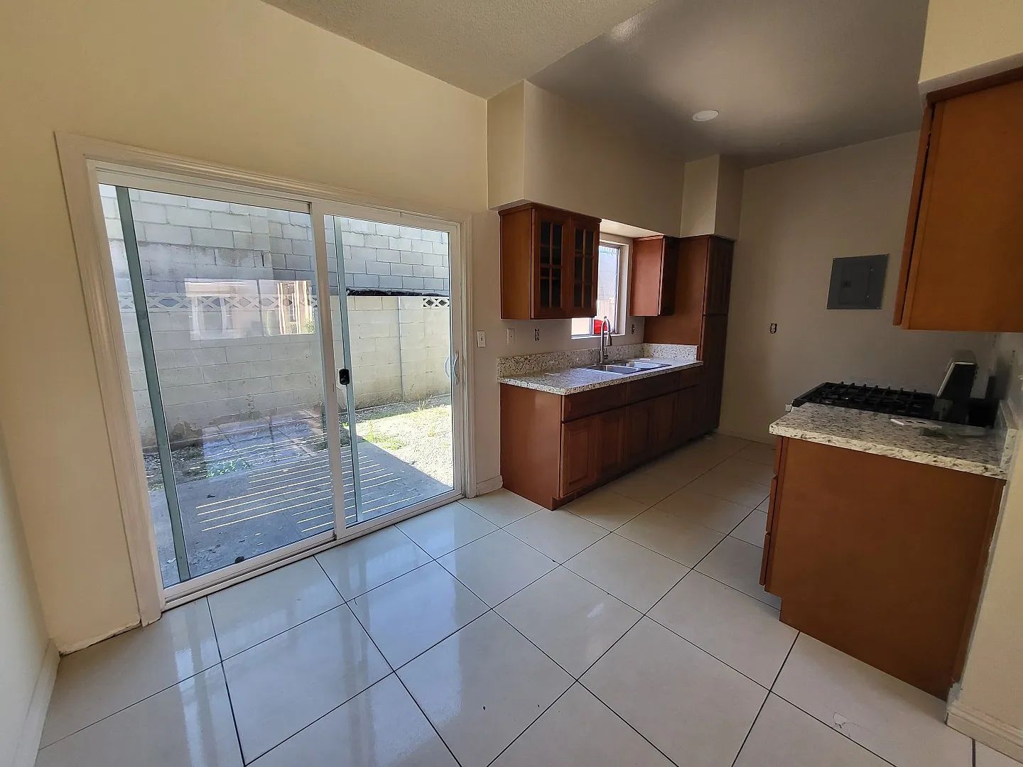 3 bed, 1.5 bath, $3,600 — Photo 4