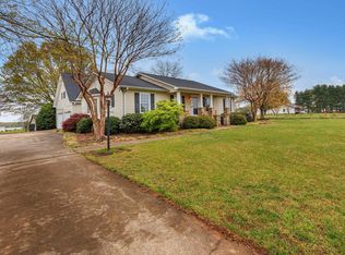 1265 Woods Chapel Rd, Duncan, SC 29334