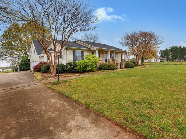 1265 Woods Chapel Rd, Duncan, SC 29334