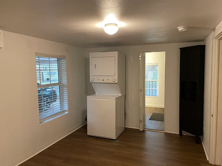 910 Raguet St #101 — Photo 12