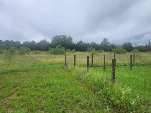 7600 Race Track Rd, La Grange, TX 78945