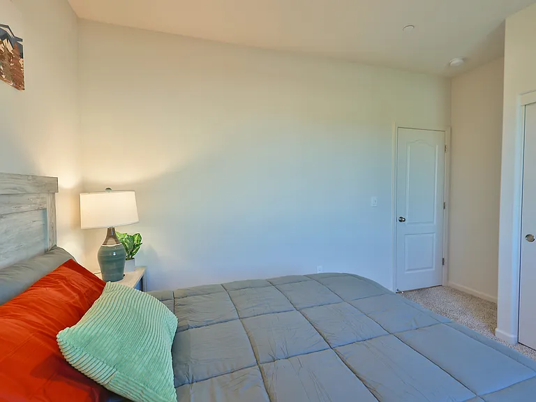 2001 Skipping Stone Way — Photo 3