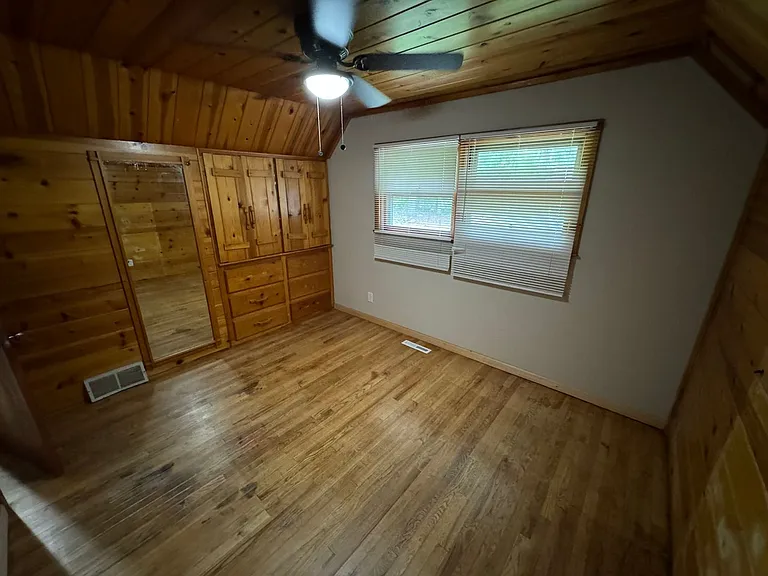 2910 Killarney Dr — Photo 8