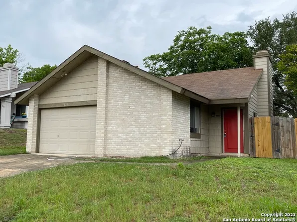 8423 8th St, Converse, TX 78109