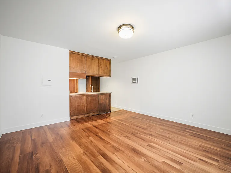 1832 Purdue Ave #205 — Photo 6