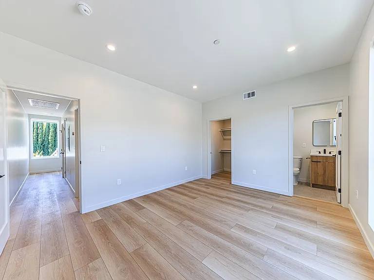 Rare Brand New Luxury Townhomes in Trendy Highland Park — Photo 53