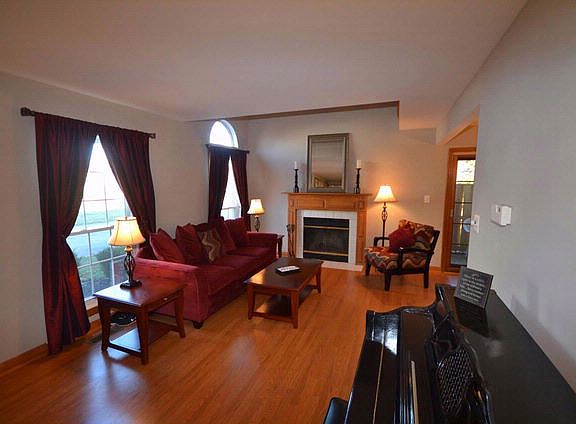 2nd image of 3S114 Timber Dr