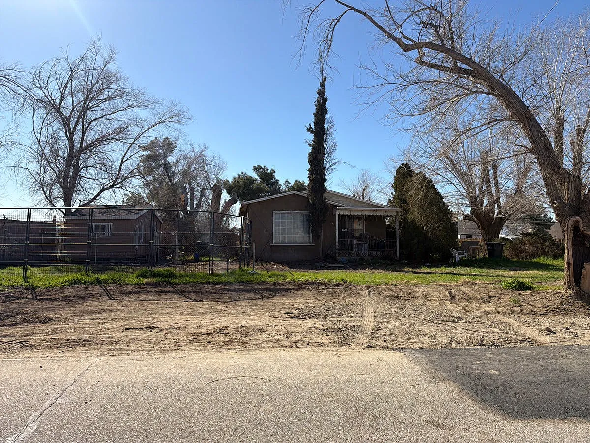 3058 E Avenue H10 photo 1