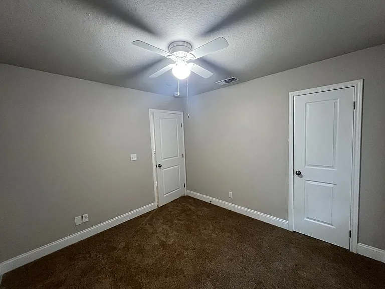 7417 Savannah Brks — Photo 24