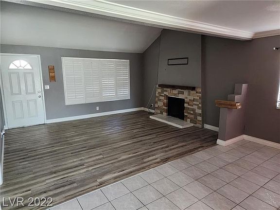 3rd image of 4798 Castle Rock Ct