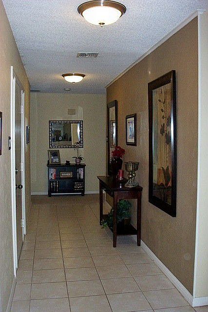 2nd image of 4613 Glenwood Cir