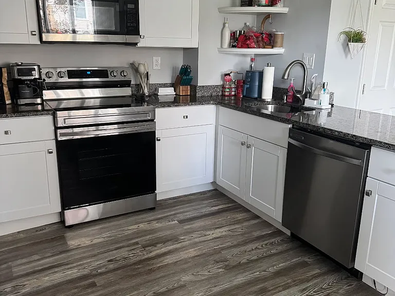 213 Robert St #215 — Photo 6