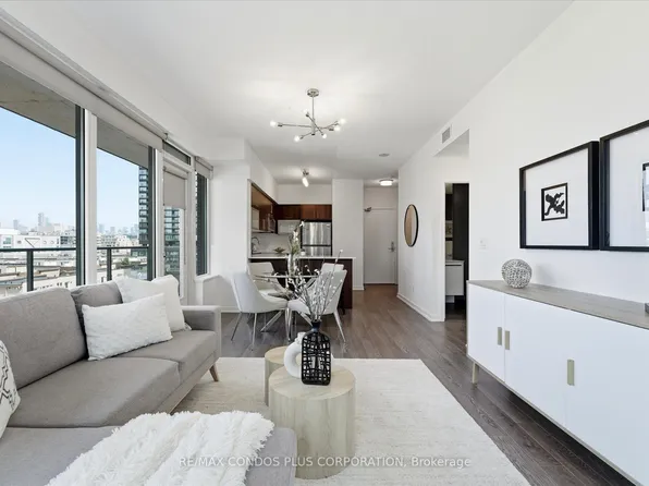 55 E Liberty St #702, Toronto, ON M6K 3P9