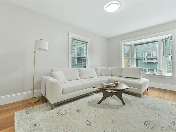 2nd image of 6 Brewer St #2