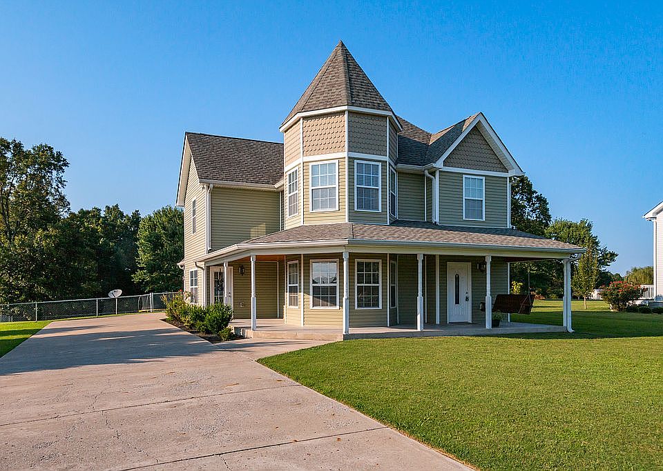 1st image of 215 Coleman Dr