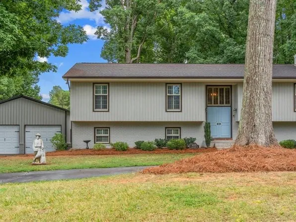 4605 Ramblewood Dr, Greensboro, NC 27406