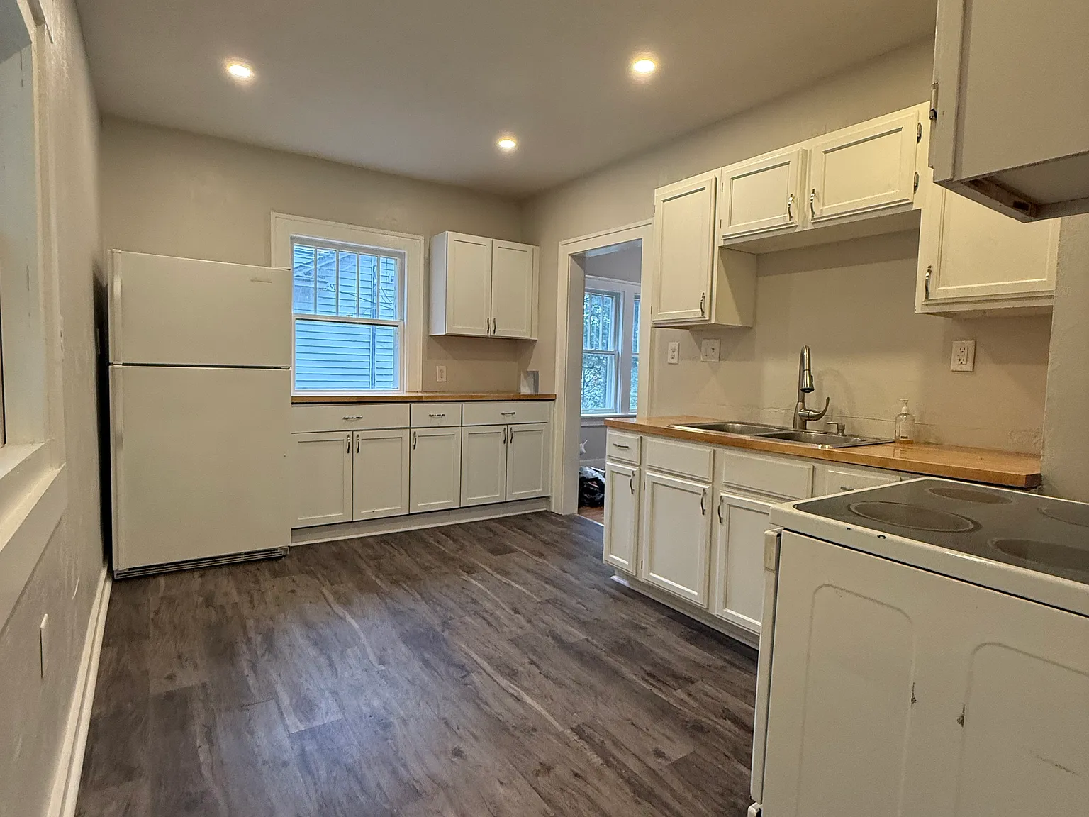 4 bed, 1130 sqft, $1,650 — Photo 2