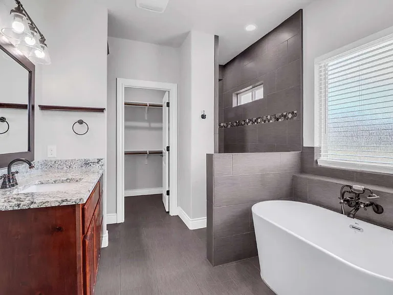 380 Abrego Lake Dr — Photo 23