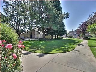 3rd image of 1398 Pinehurst Sq