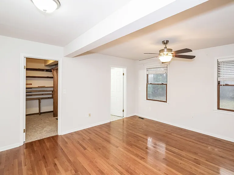 6919 Taylor Manor Ave — Photo 12