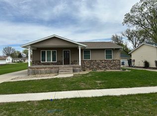 1520 Oriole Ave, Waterloo, IA 50701