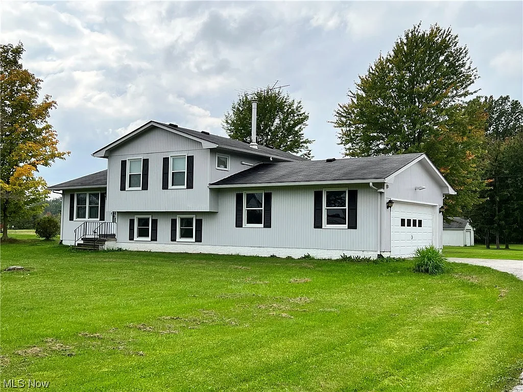 16220 Island Rd photo 1