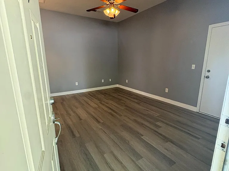 1520 C St #101 — Photo 14