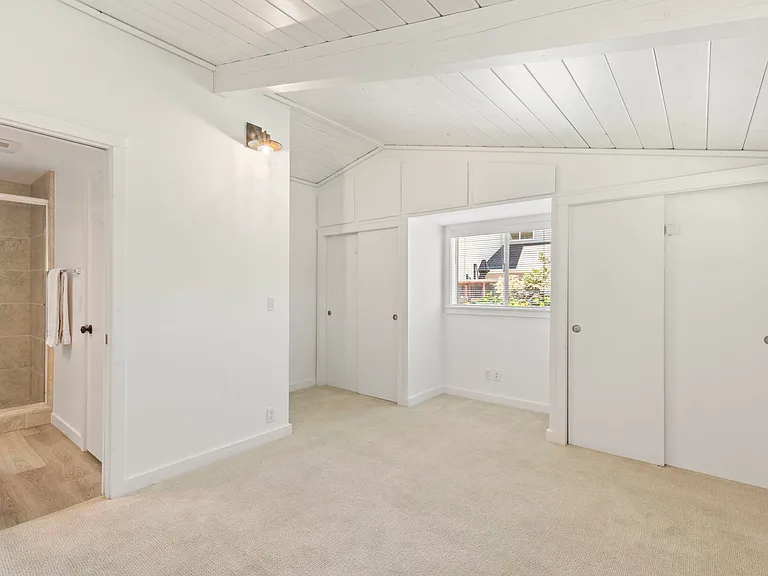 13981 Mercado Dr — Photo 32