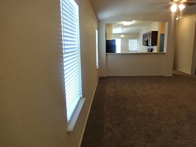 2288 Green Meadows Ln — Photo 4