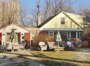 17 Greene Ave, Cranston, RI 02920