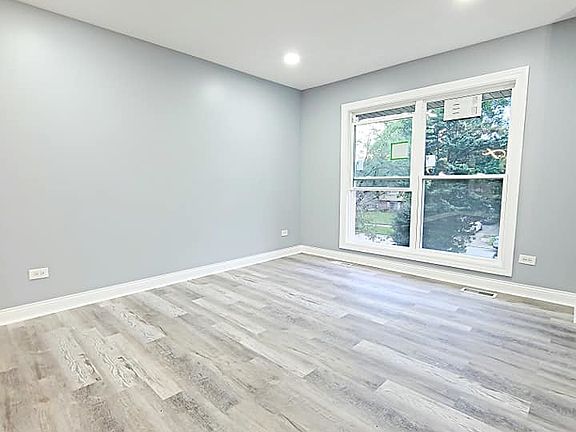5th image of 3548 S Marseilles Ln