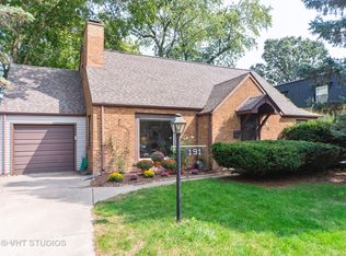 191 Akenside Rd, Riverside, IL 60546