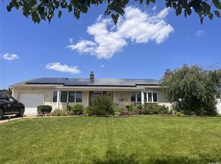 67 Norman Dr, Bohemia, NY 11716