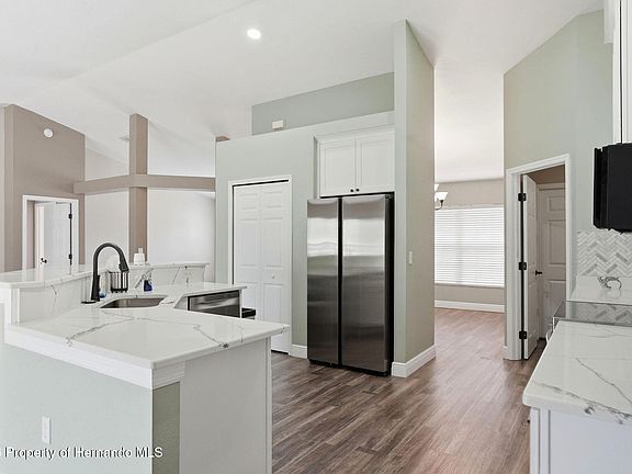 3rd image of 10487 Bradford St