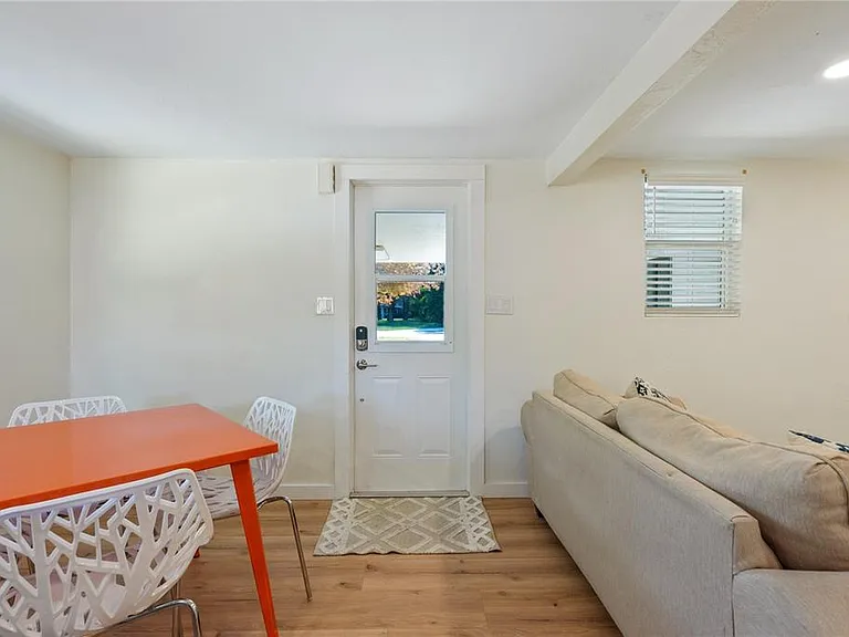 2311 Waldemere St #B — Photo 15