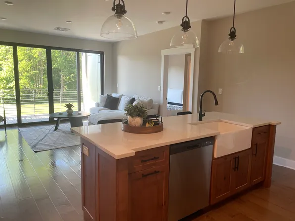 116 West Ave #203, Saratoga Springs, NY 12866