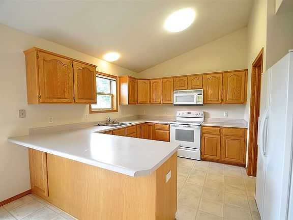 4th image of 873 Glenview Dr