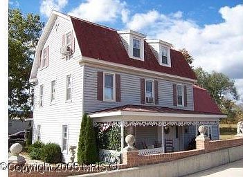1st image of 105 S Main St