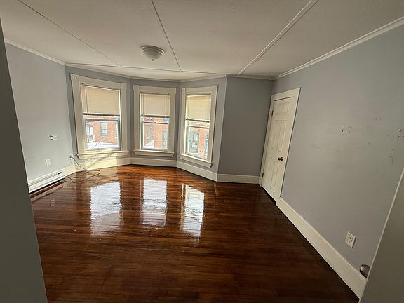 4th image of 20 Shaffer St #3